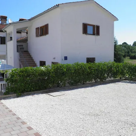 Apartman Paola *